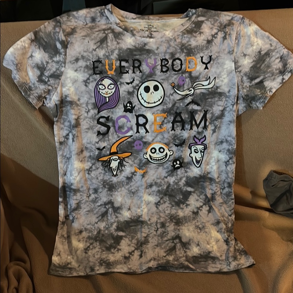 Disney Gray and Orange Short Sleeve Tee with Graphic Design